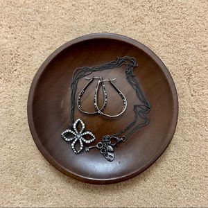 Fossil floral rhinestone necklace and earrings set